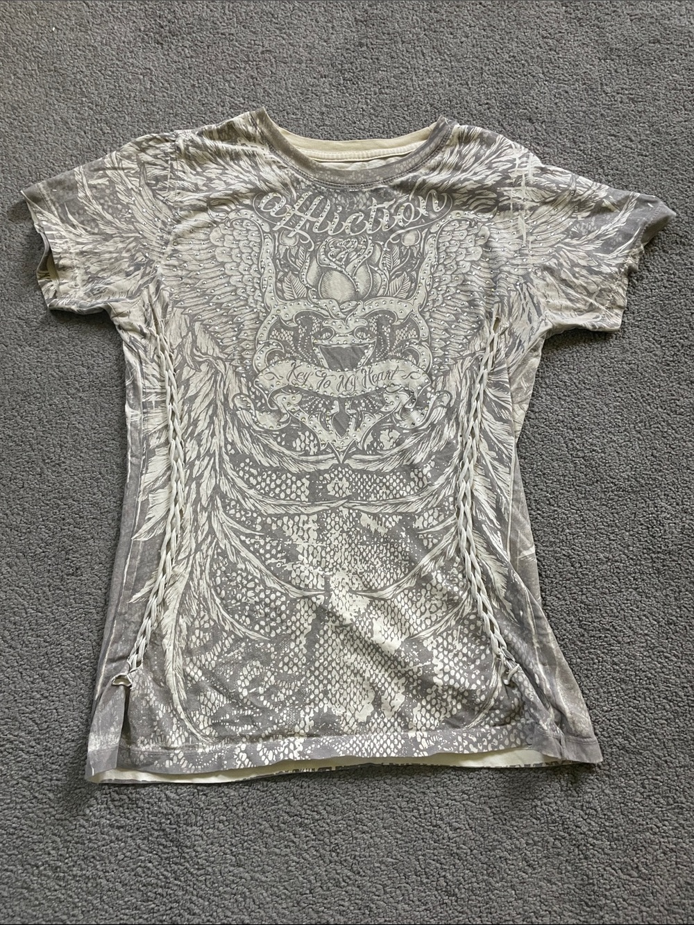 Affliction Women's Light Gray Graphic Winged Heart Tee